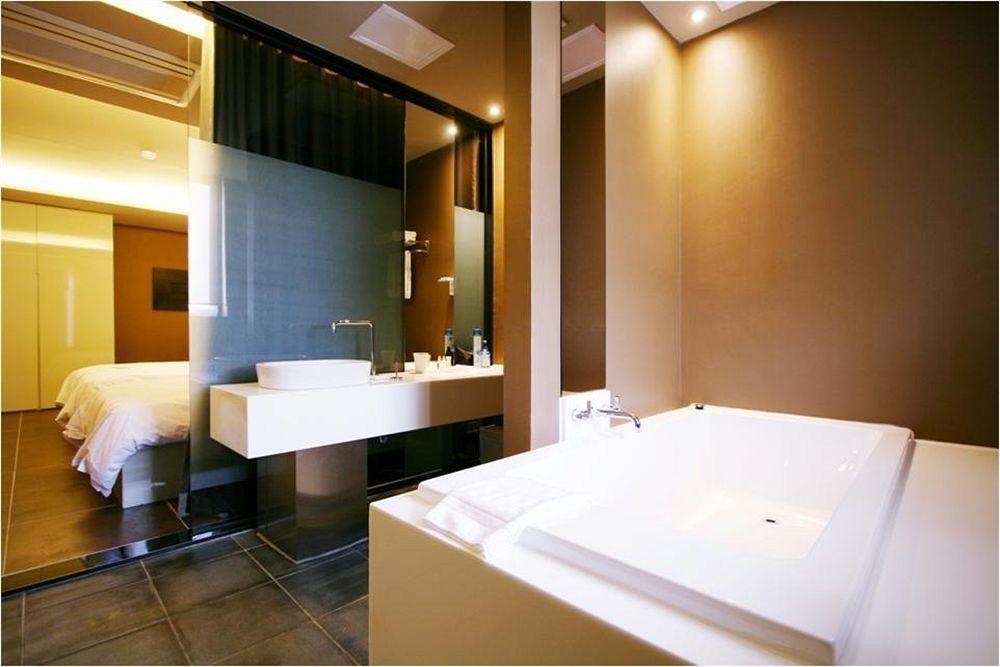 Hotel Oscar Suite جونسان المظهر الخارجي الصورة