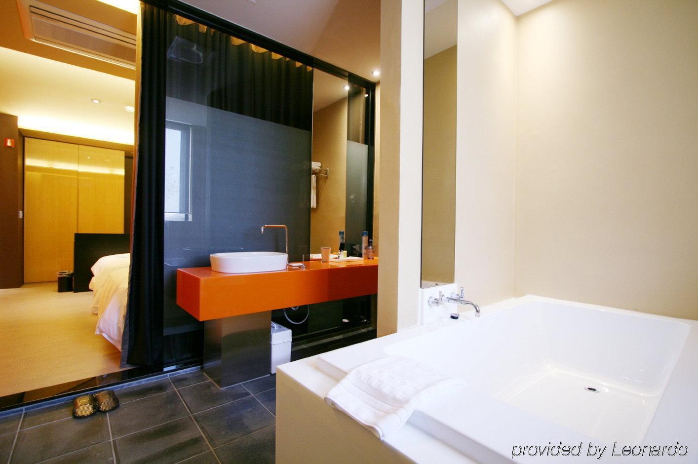 Hotel Oscar Suite جونسان الغرفة الصورة